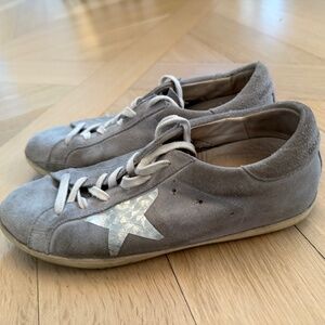 Gray Suede Star Accent Women’s Sneakers